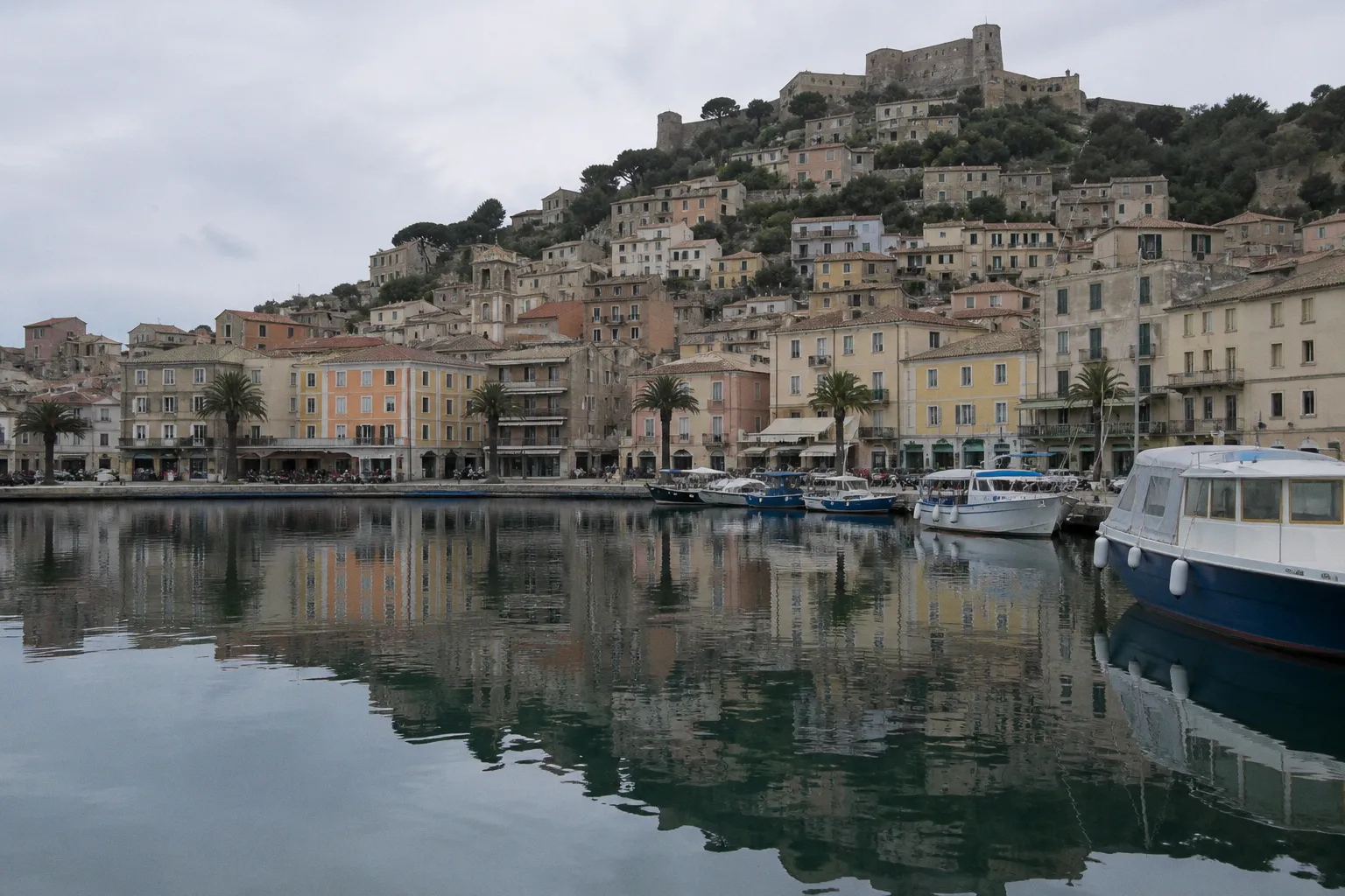 Immobilier sur le littoral méditerranéen : résilience du luxe et nouveaux défis
