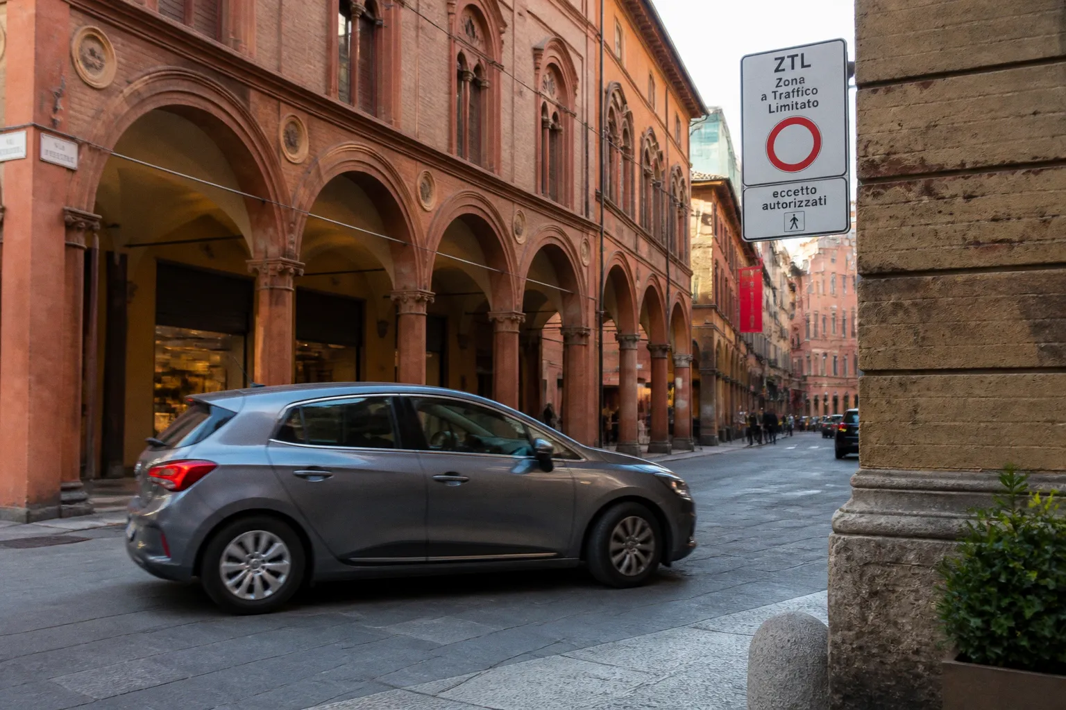 Location de voiture à Bologne (Italie) : le guide pratique