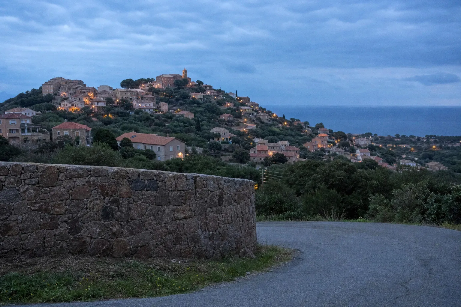 Marché immobilier corse : une croissance modérée face à l'envolée bretonne