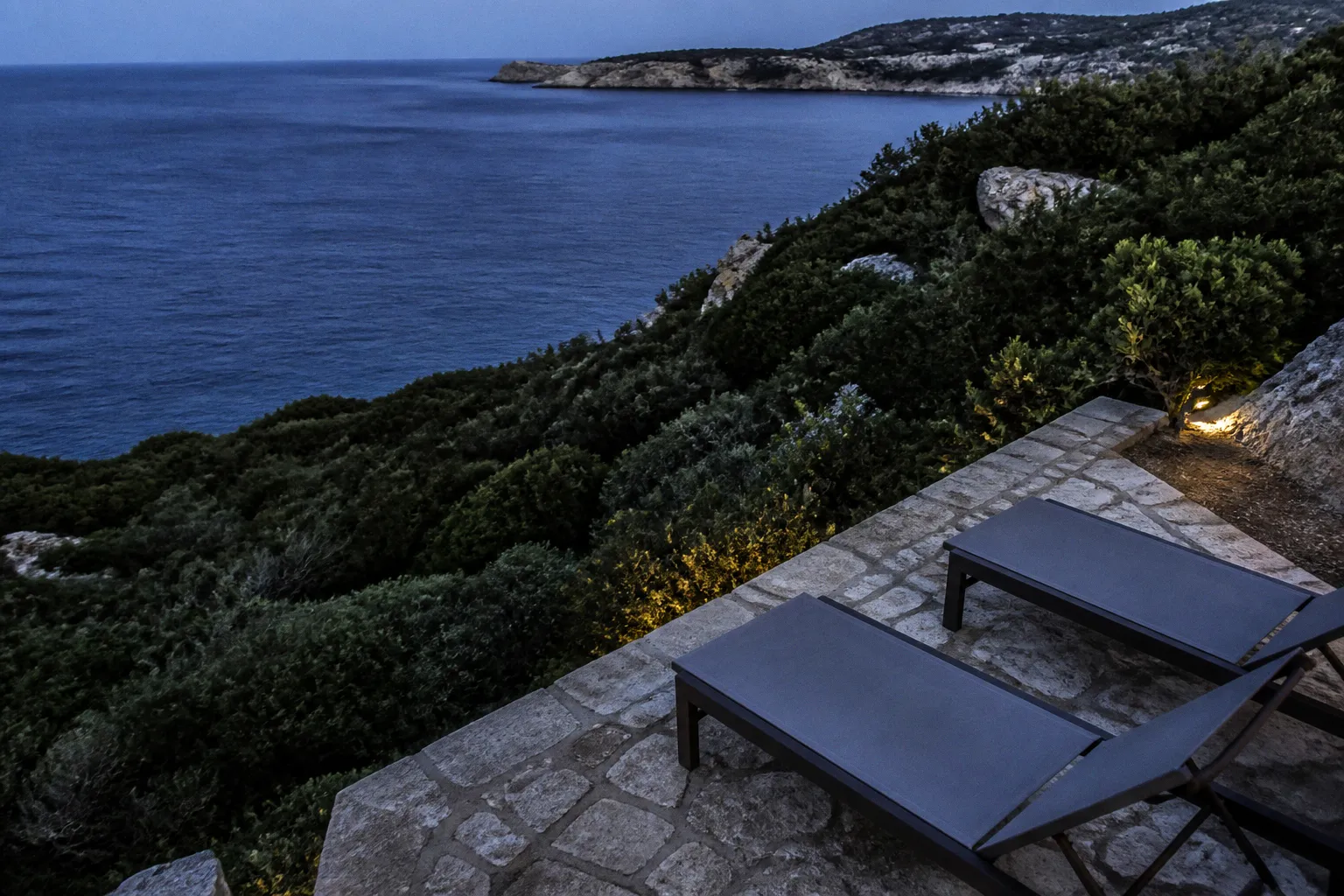 Villa de luxe en Corse : vue mer ou maquis ?